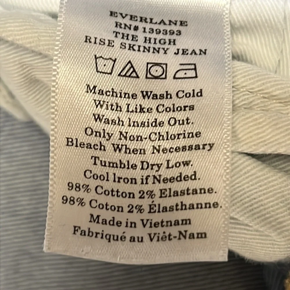 EVERLANE High rise Skinny Jean.  Size 25 Regular. - Picture 13 of 13